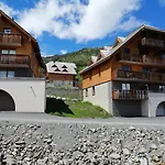 Hameau Pra Roustan By Godille *