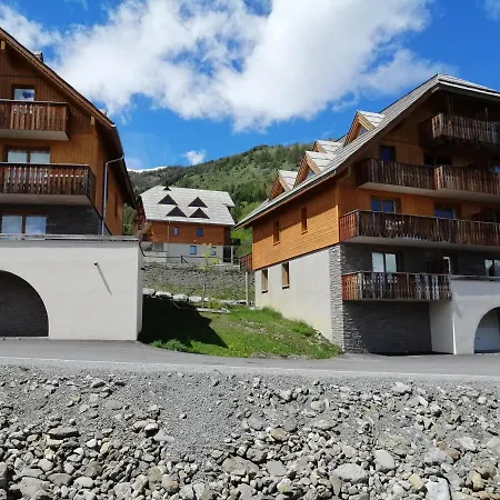 Hameau Pra Roustan By Godille *