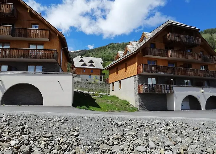 Hameau Pra Roustan By Godille *